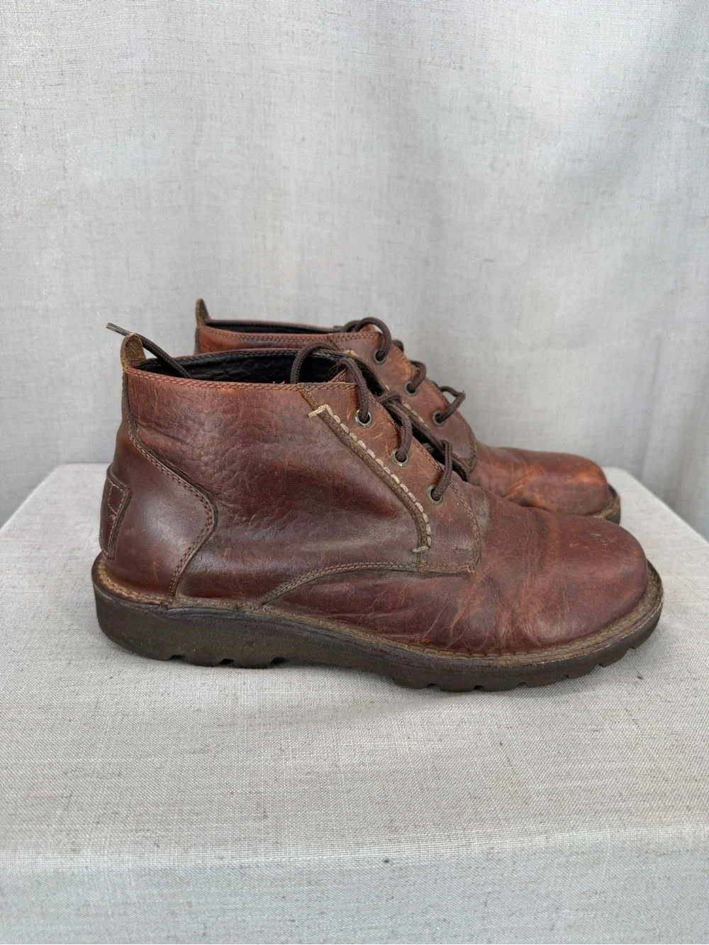 H.S. Trask Classic Chukka Boot 3248 Size 9 Rich Brown Leather Vibram Sole